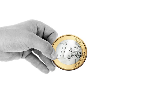 Słodkie Zaskoczenia: Nowe Trendy w Świątecznych Deserach